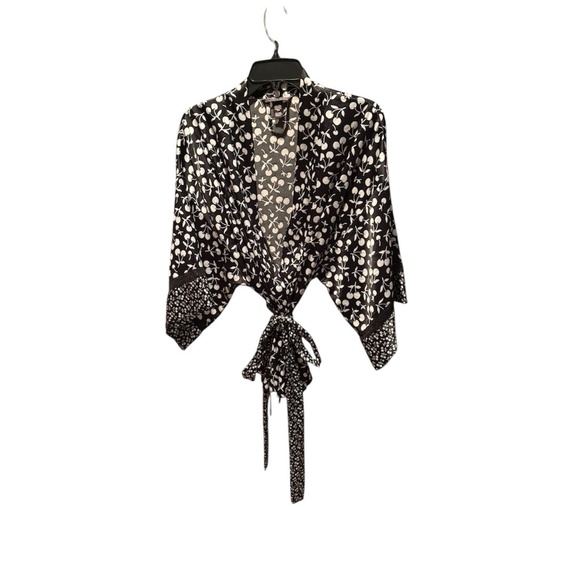 Victoria's Secret Cherry Print Satin Robe in Black and White M/L - Picture 1 of 5
